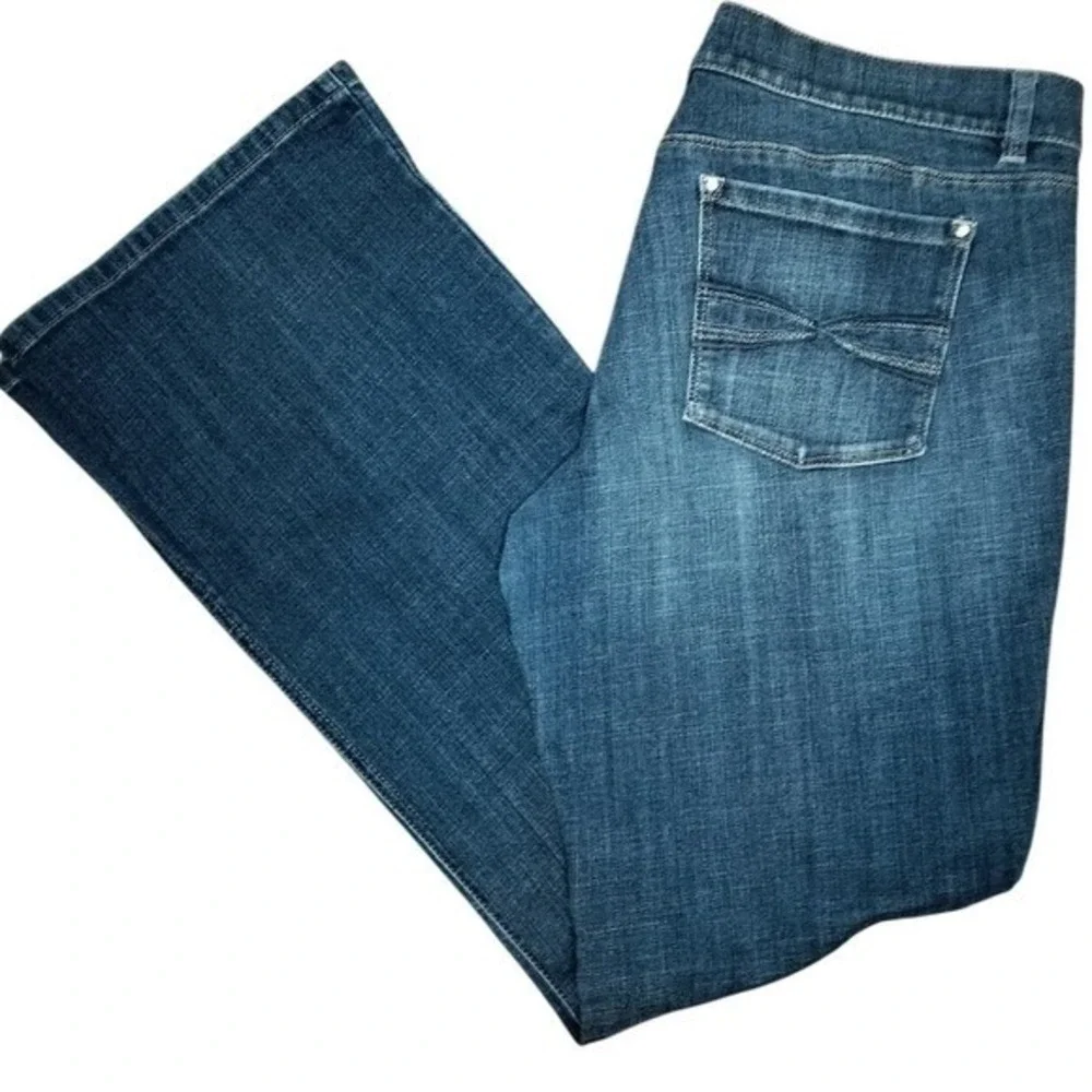 White House Black Market Noir Flare Jeans Women's Size 14R Blue Denim Jeans‎